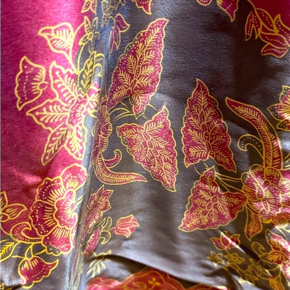 💫 Rare Vintage Victoria’s Secret Red Satin Shawl and / or Pashmina 💫 - Picture 7 of 16